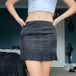 Bebe y2k black pleated mini skirt